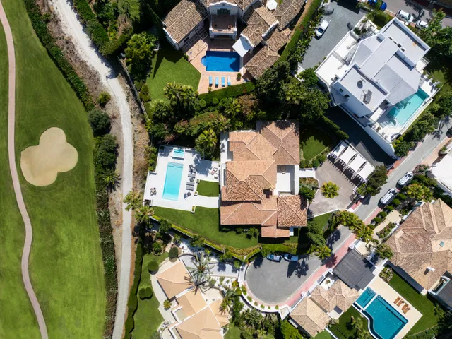 Villa in Nueva Andalucia, Malaga