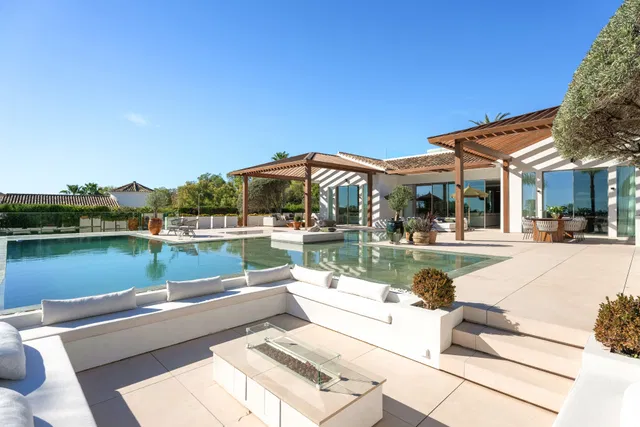 Villa in Nueva Andalucia, Malaga