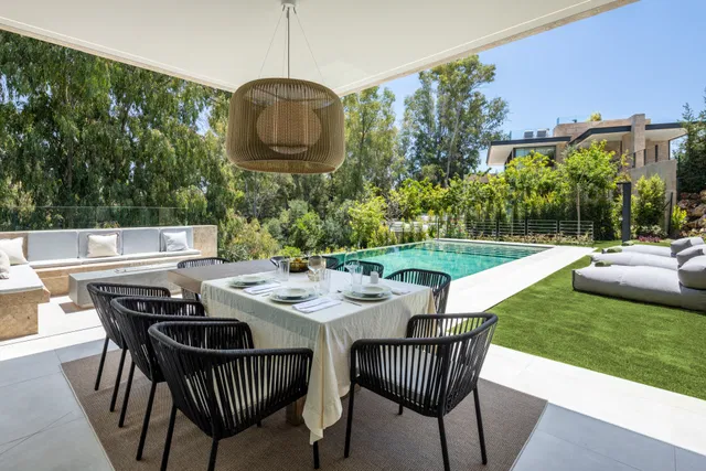 Villa in Nueva Andalucia, Malaga
