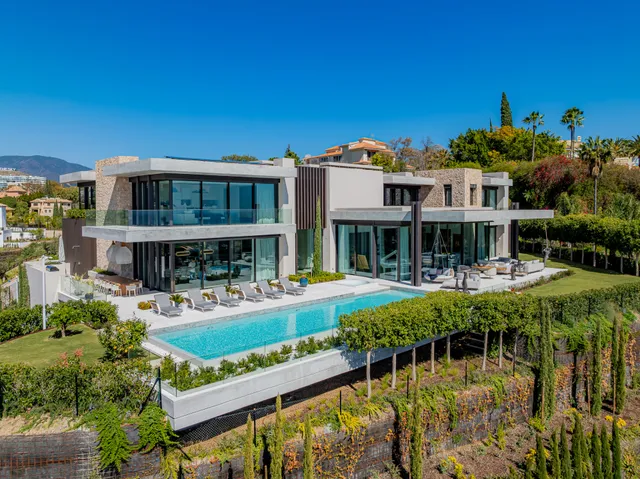 Villa in Benahavis, Malaga
