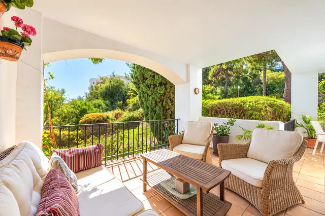 Ground Floor Apartment in Benahavis, Malaga
