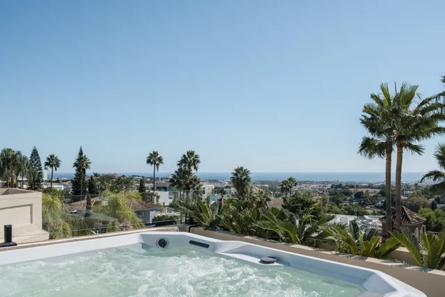 Villa in Benahavis, Malaga