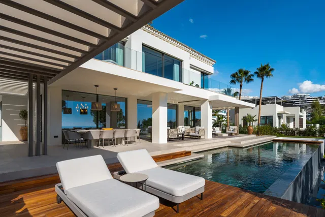 Villa in Benahavis, Malaga