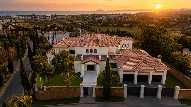 Villa in Benahavis, Malaga