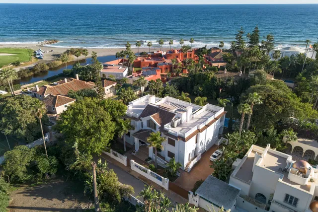 Villa in Estepona, Malaga