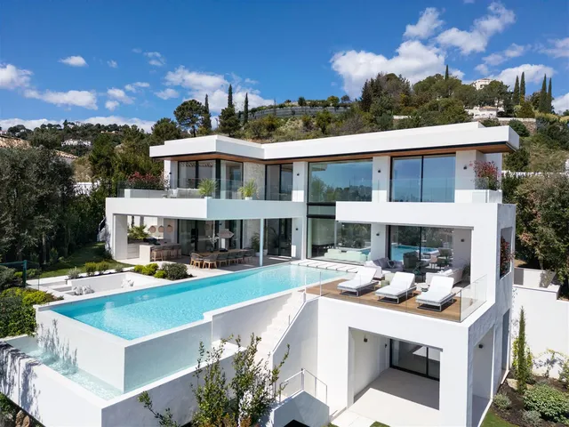 Villa in Benahavis, Malaga
