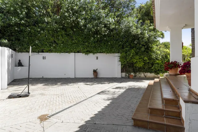 Villa in Benahavis, Malaga