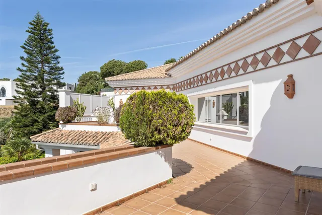 Villa in Benahavis, Malaga