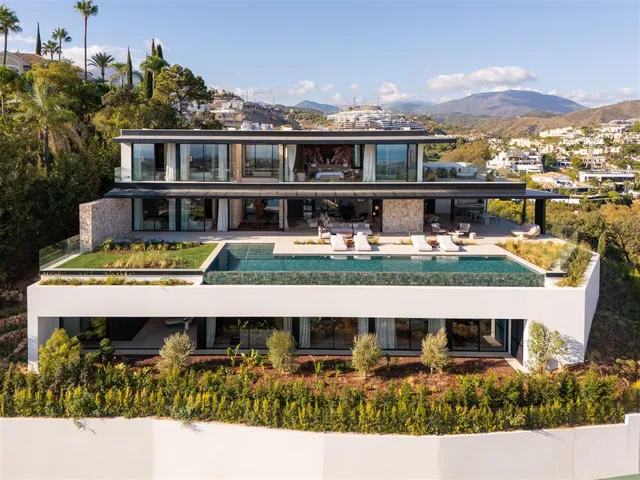 Villa in Benahavis, Malaga