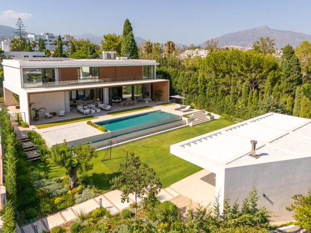 Villa in San Pedro de Alcantara, Malaga