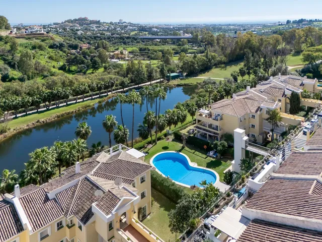 Apartment in Benahavis, Malaga