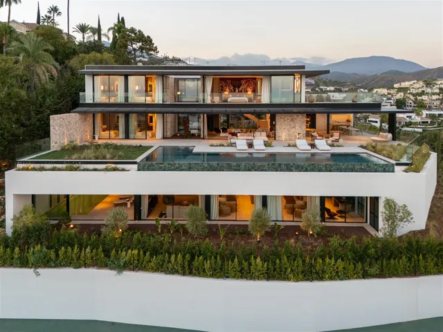 Villa in Benahavis, Malaga