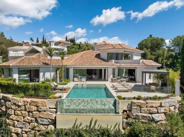 Villa in Benahavis, Malaga