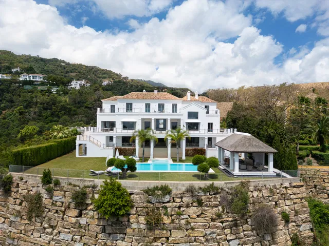 Villa in Benahavis, Malaga