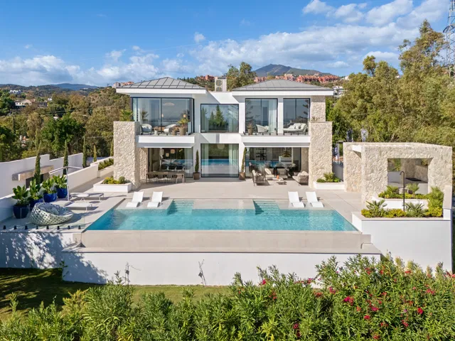 Villa in Benahavis, Malaga