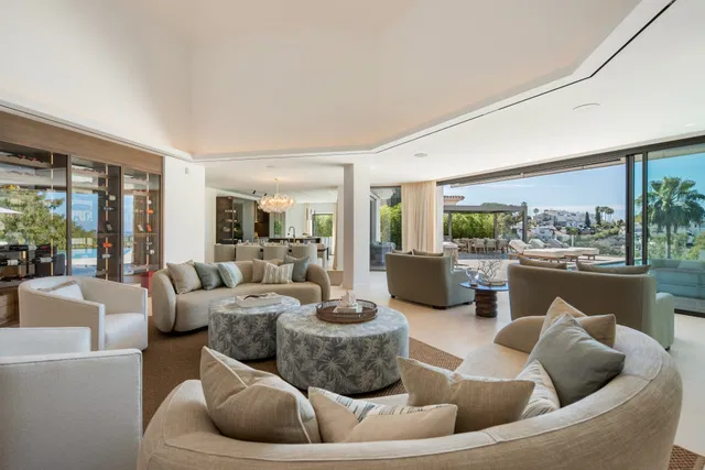 Villa in Benahavis, Malaga