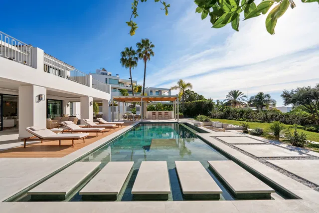 Villa in Benahavis, Malaga