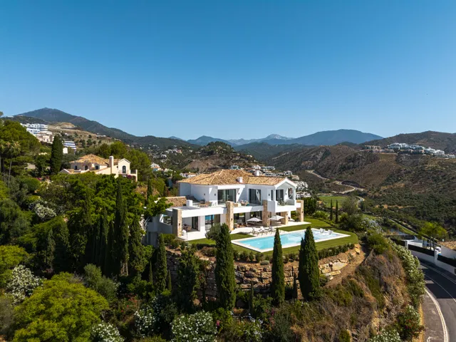 Villa in Benahavis, Malaga