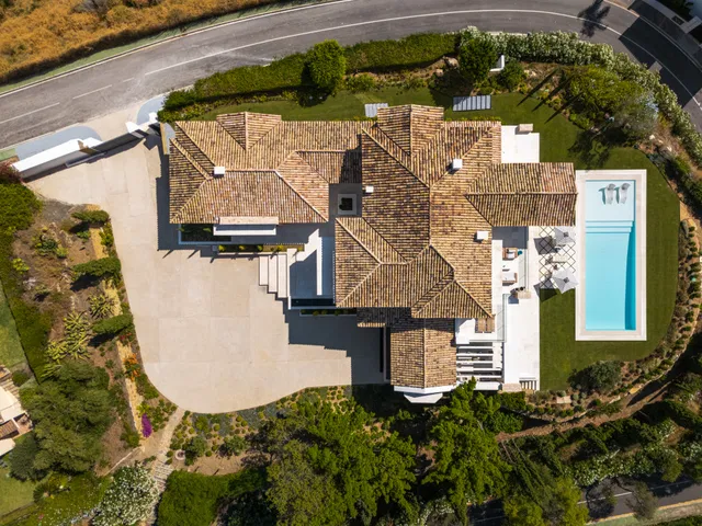 Villa in Benahavis, Malaga