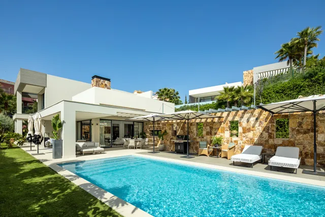 Villa in Nueva Andalucia, Malaga