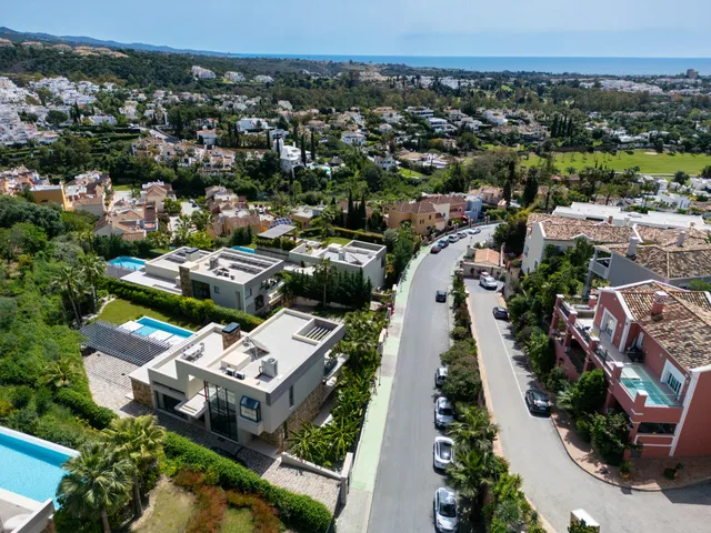 Villa in Nueva Andalucia, Malaga