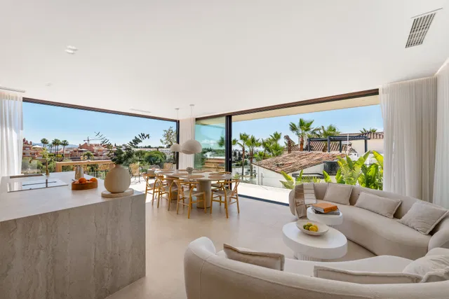 Villa in Nueva Andalucia, Malaga