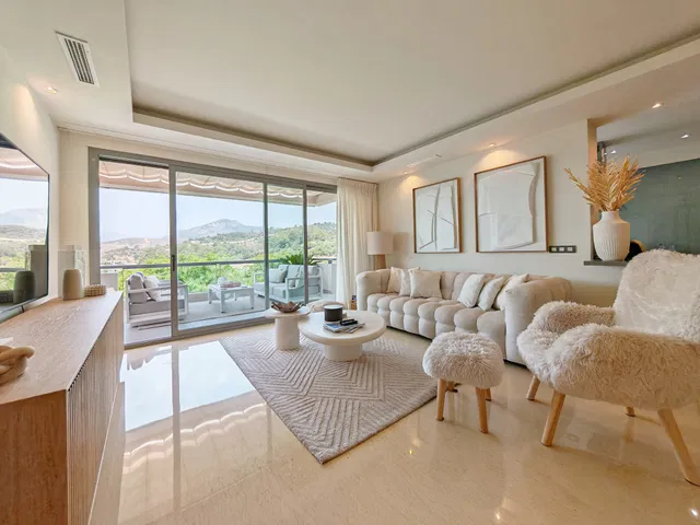Apartment in Benahavis, Malaga