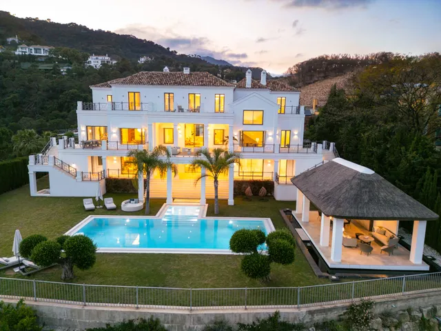 Villa in Benahavis, Malaga