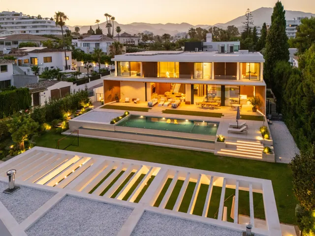 Villa in San Pedro de Alcantara, Malaga