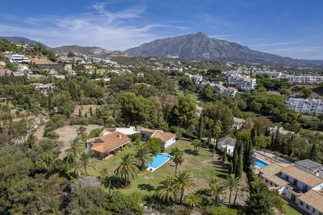 Villa in Benahavis, Malaga