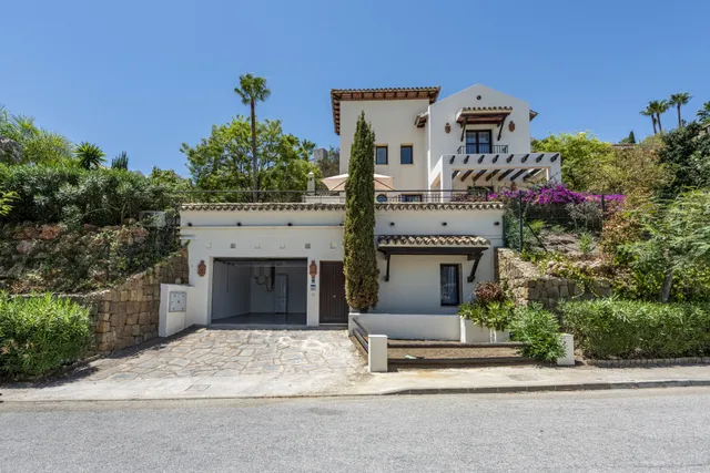 Villa in Benahavis, Malaga