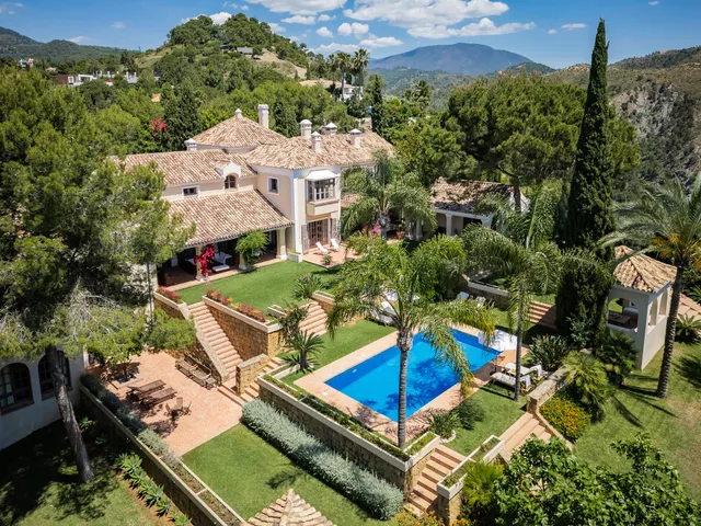 Villa in Benahavis, Malaga