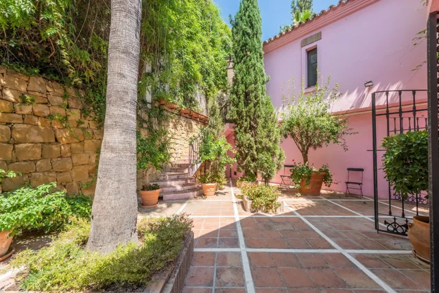 Villa in Benahavis, Malaga