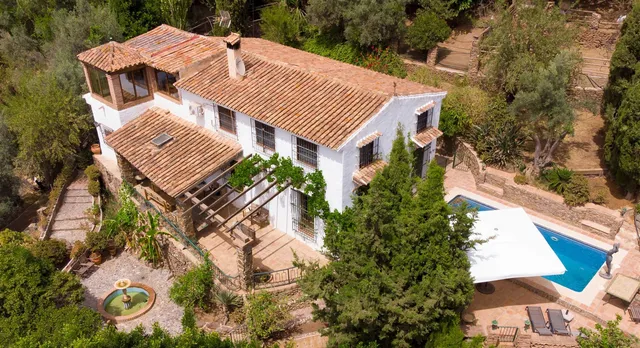 Villa in Sayalonga, Malaga