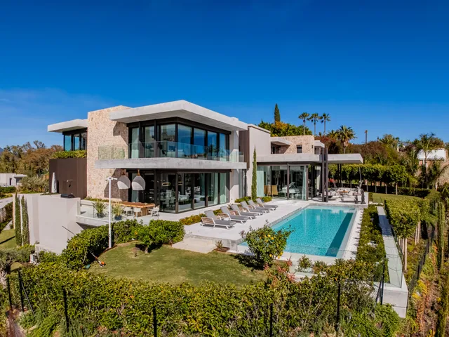 Villa in Benahavis, Malaga