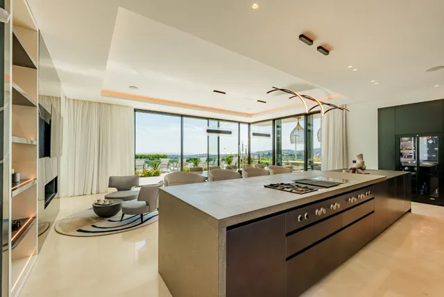 Villa in Benahavis, Malaga