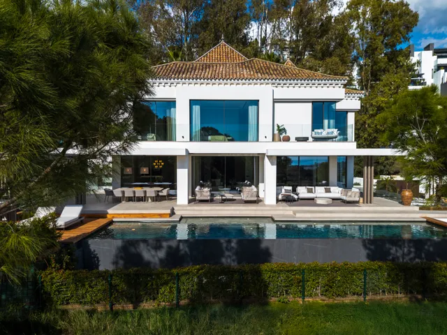 Villa in Benahavis, Malaga