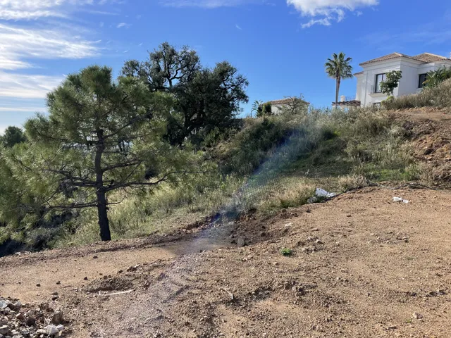 Plot in Benahavis, Malaga