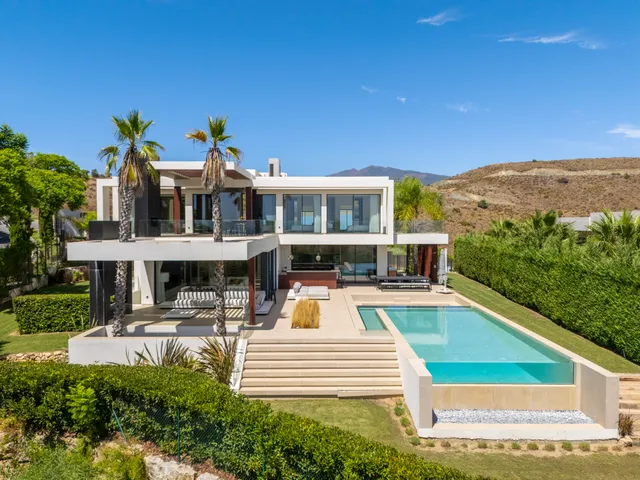 Villa in Benahavis, Malaga
