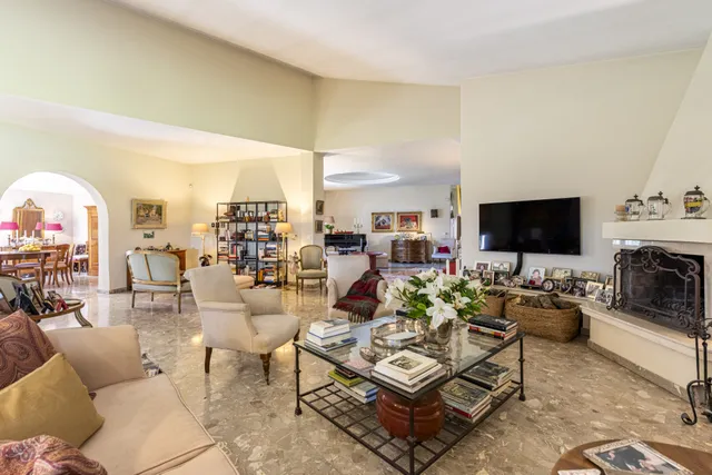 Villa in Benahavis, Malaga