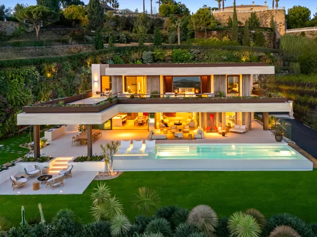 Villa in Benahavis, Malaga