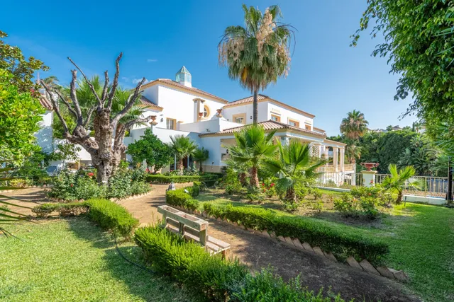 Villa in Benahavis, Malaga