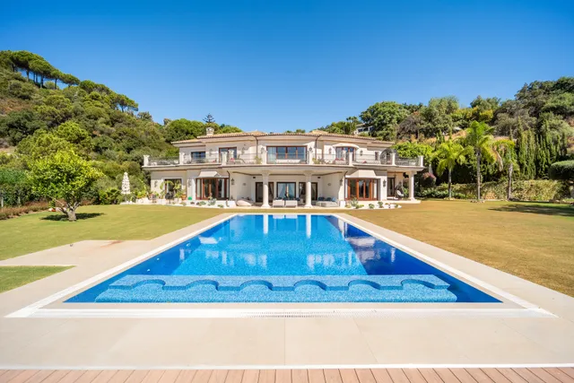 Villa in Benahavis, Malaga
