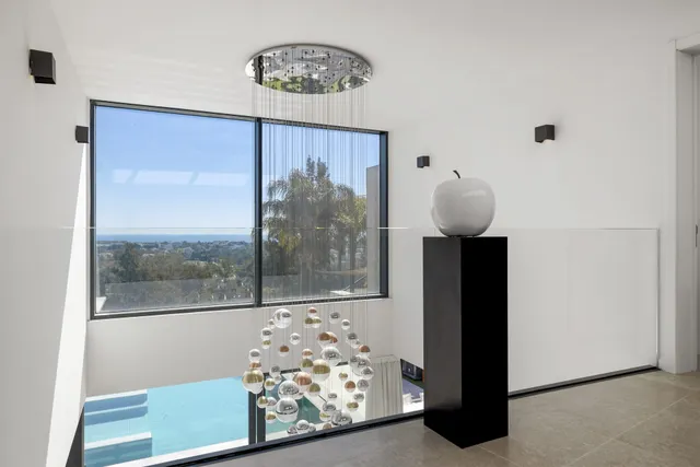 Villa in Benahavis, Malaga