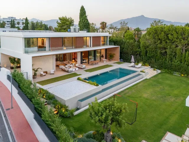 Villa in San Pedro de Alcantara, Malaga