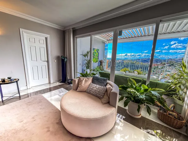 Penthouse in Benahavis, Malaga