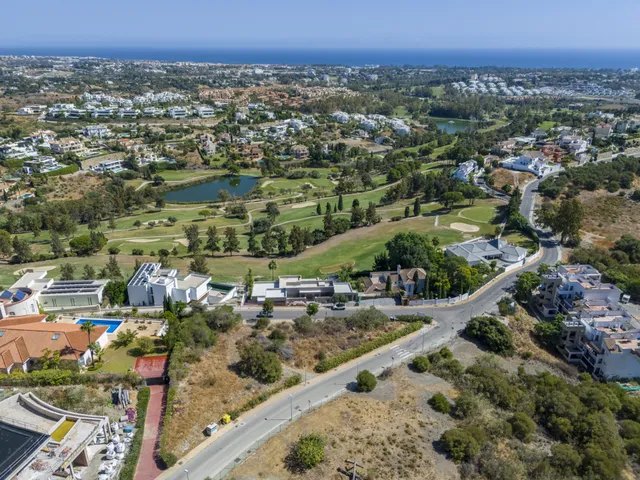 Plot in Benahavis, Malaga