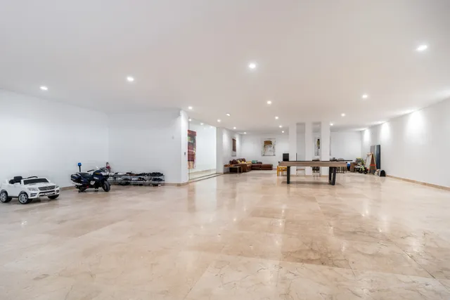 Villa in Benahavis, Malaga