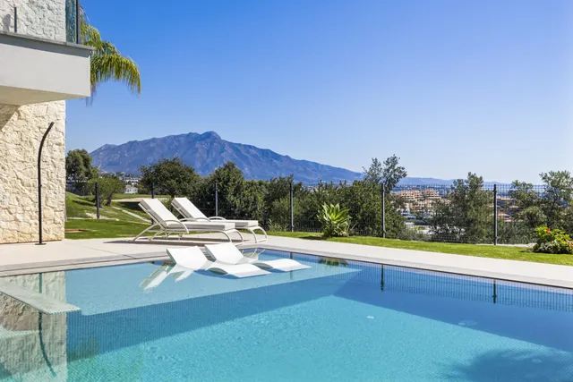 Villa in Benahavis, Malaga
