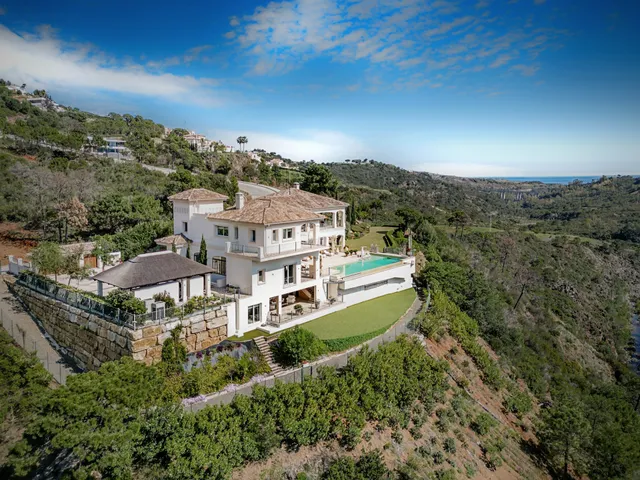 Villa in Benahavis, Malaga
